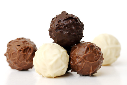 white-milk-dark-chocolates-xs.jpg